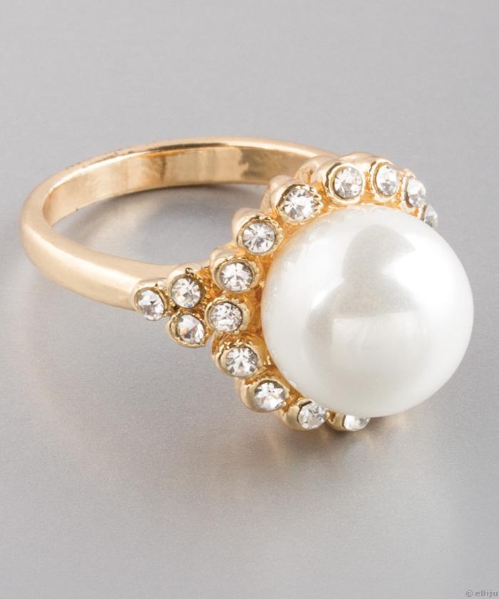 Inel auriu cu perla de sticla alba si cristale in jur, 18 mm